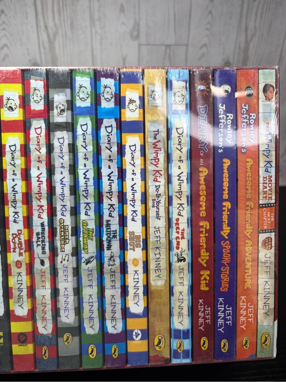 Diary of a Wimpy Kid Complete Book Box Set 1-22